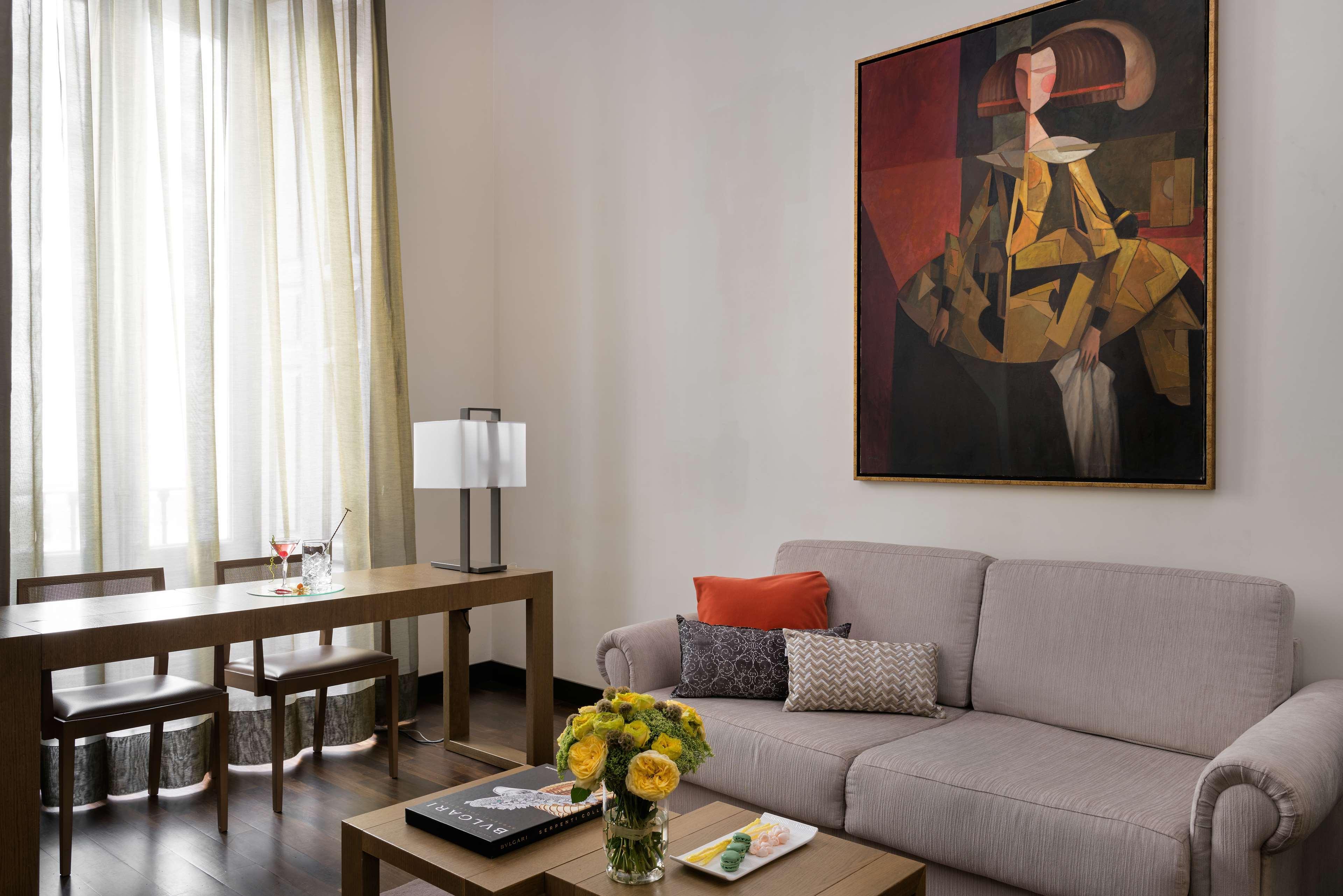 Nh 컬렉션 마드리드 팔라시오 드 테파 외부 사진 A living room in a typical apartment